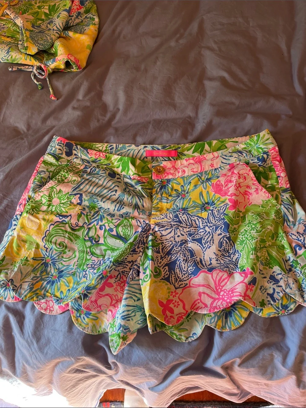 Lilly Pulitzer Multicolor Floral Print Top + matching shorts rare SET